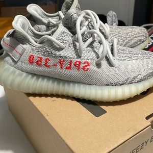 ADIDAS Yeezy Boost 350 V2
Blue Tint